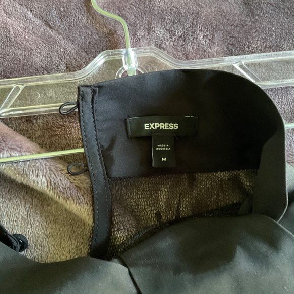 Express lace top with side bow with matching camisole - Picture 5 of 6